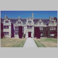 Trerice House. Elizabethan Manor House near Newquay, Cornwall, photo by Manfred Heyde on Wikipedia.jpg